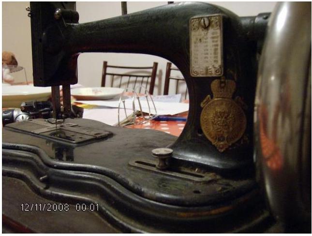 Швейная машинка 394. Privileg швейная машинка 990w. Швейная машинка Кайзер 1892. Машинка швейная электрическая Priveleg 314. Швейная машинка ж.блок Императорского Величества.