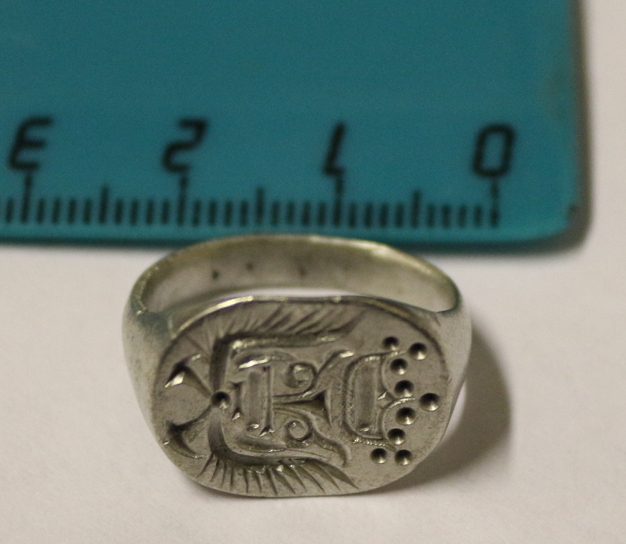 Печатка gradation guatemala. Цифры на деревянном молотке алтай эрмитаж. Шамов первая печатка. Перстень рюриковичей. Печатка петра 1.