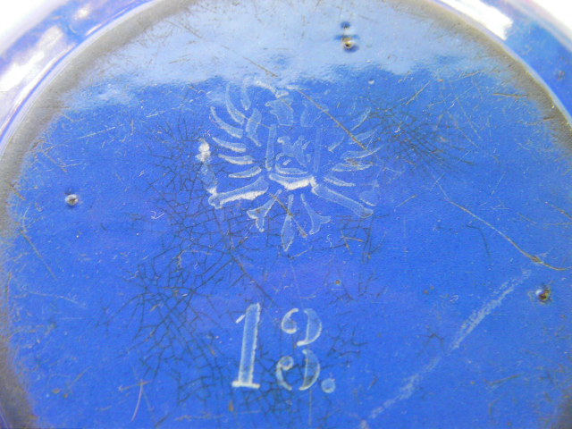 Клейма эмалированной посуды. Клеймо ММЗ на эмалированной посуде. Клеймо на эмалированной посуде СССР. На +эмалированном +кружке клеймо +звезда буква к